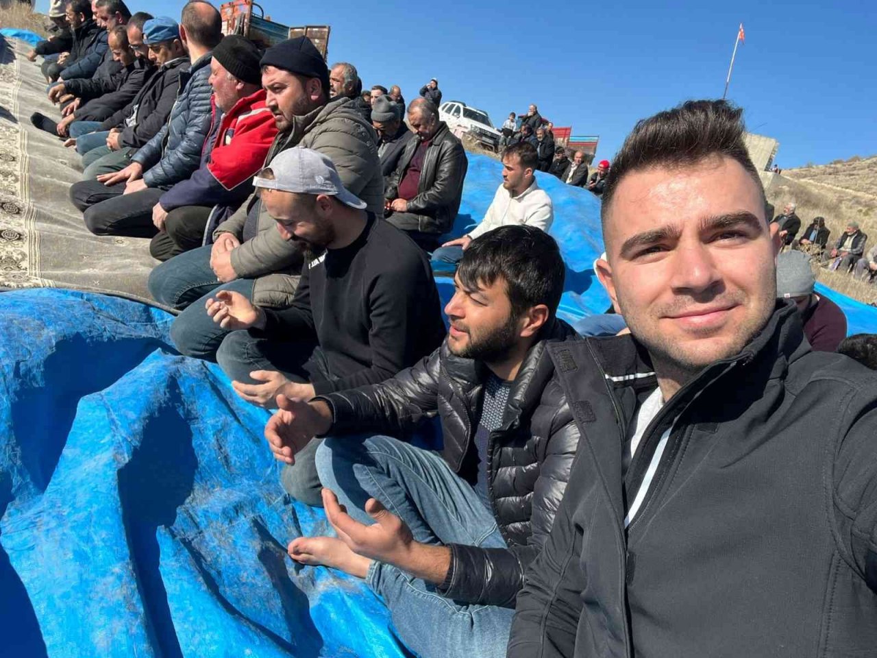 Köylüler kar duasına çıktı