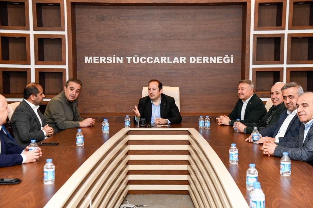 Vali Pehlivan, hal esnafıyla bir araya geldi