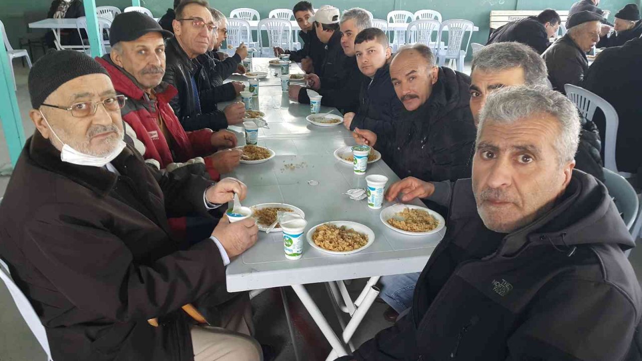 Şehitler ve ahirete göç etmişler için Kur’an-ı Kerim ve Mevlid-i Şerif okutuldu