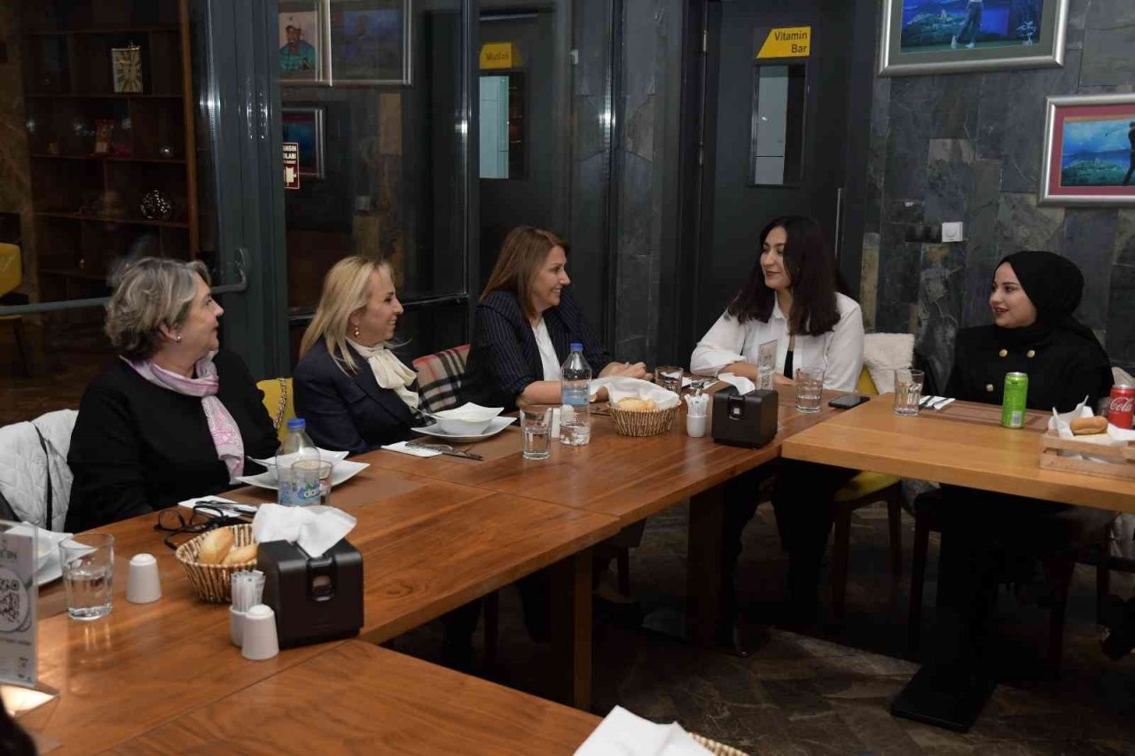 Akyüz: “Gençlerimize rehberlik etmeye hazırız”