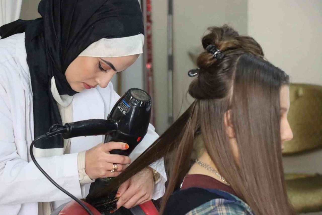 Şanlıurfalı genç kızlar hayallerine kavuştu