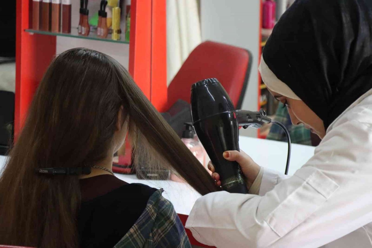 Şanlıurfalı genç kızlar hayallerine kavuştu