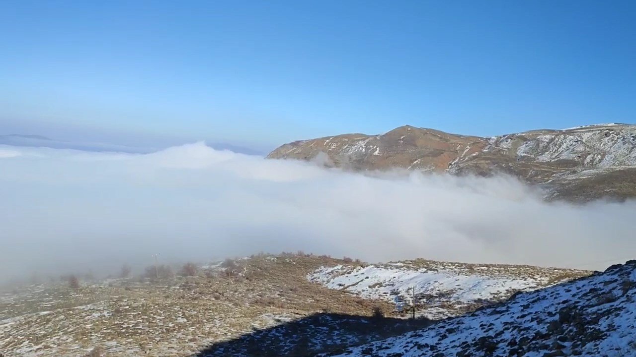 Siste kaybolan Hazar Gölü, yamaç paraşütçüleri tarafından havadan görüntülendi