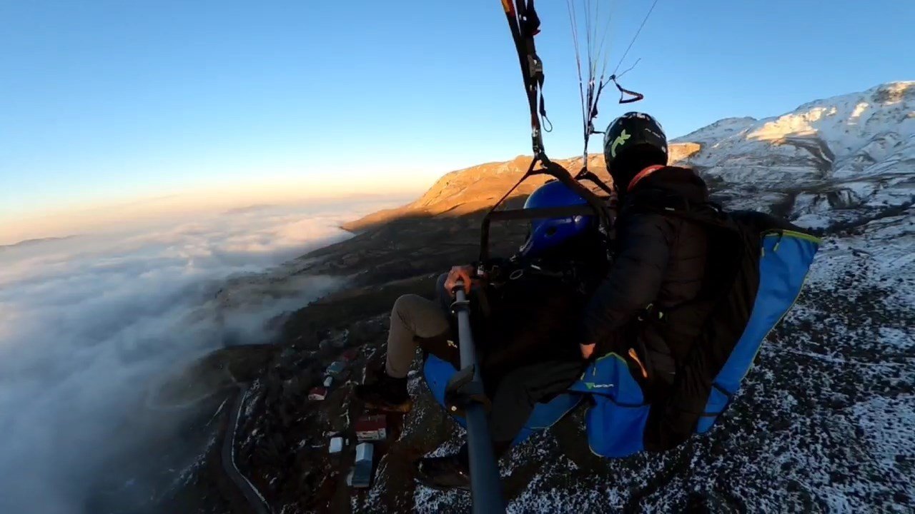 Siste kaybolan Hazar Gölü, yamaç paraşütçüleri tarafından havadan görüntülendi