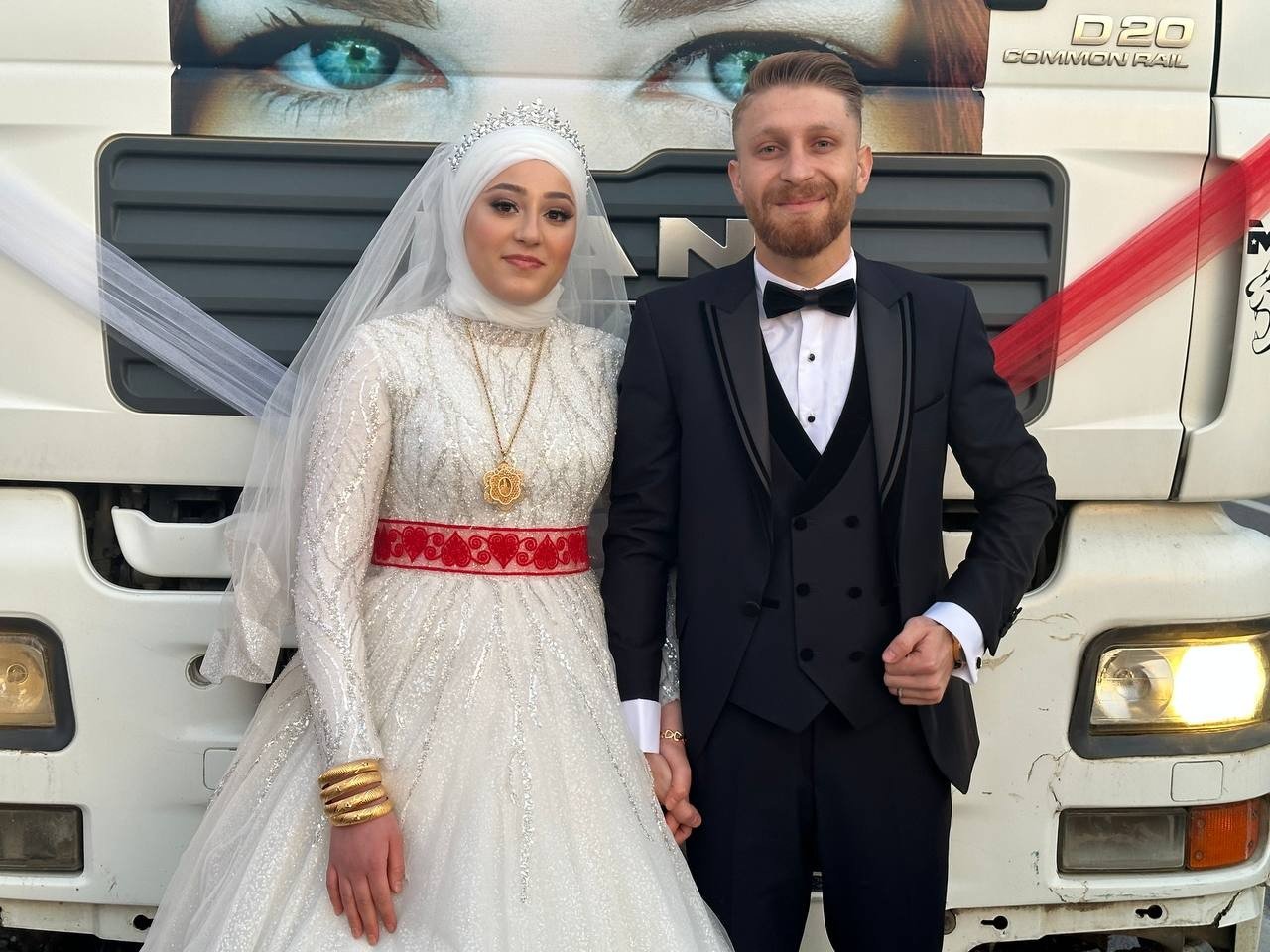 Sultanbeyli’de TIR gelin arabası oldu