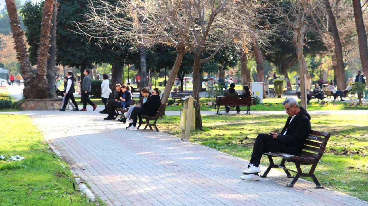 Adana’da termometreler 22 dereceyi gösterdi