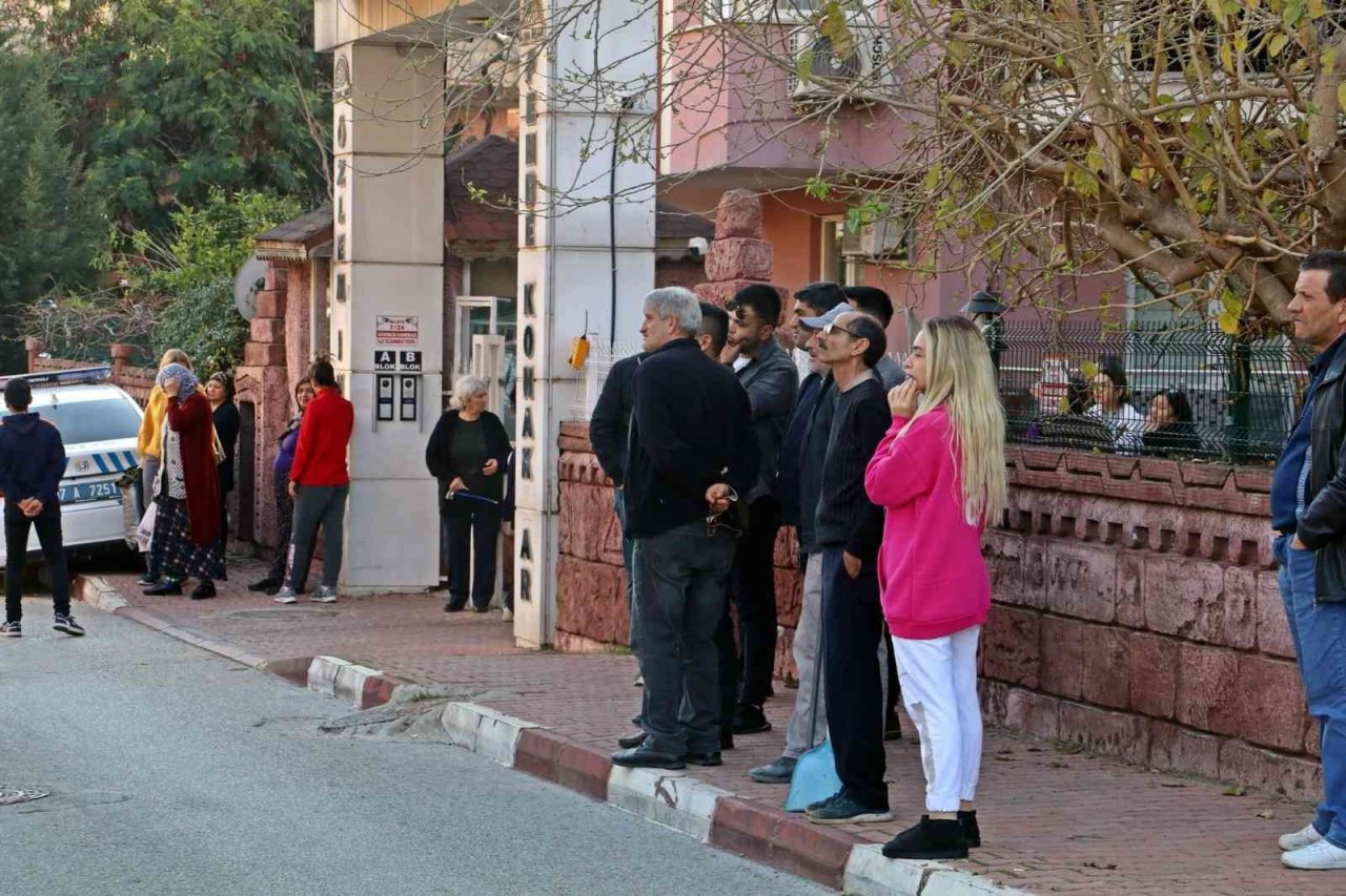 Avucunda kuş tüyüyle cesedi bulunan kadının kimliği ortaya çıktı
