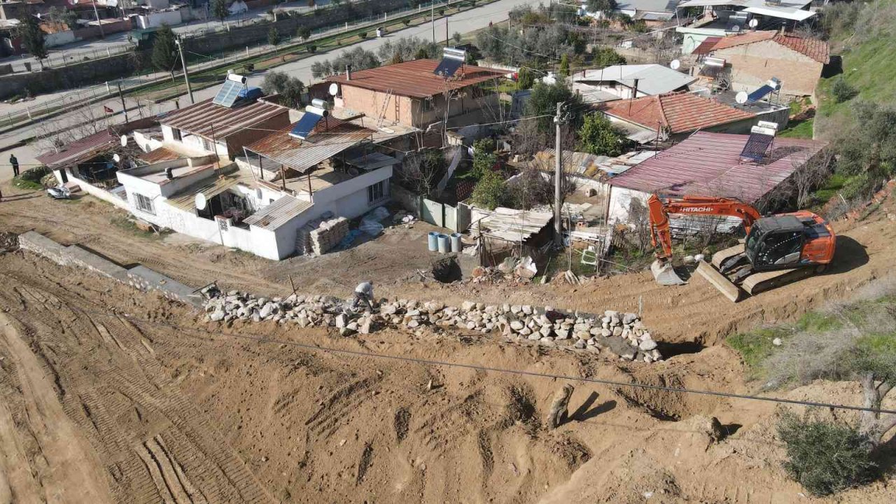 Nazilli’de yol çalışmaları aralıksız devam ediyor