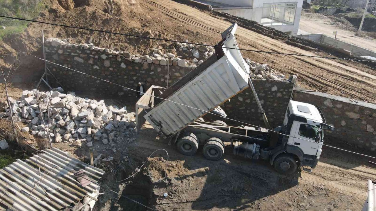 Nazilli’de yol çalışmaları aralıksız devam ediyor
