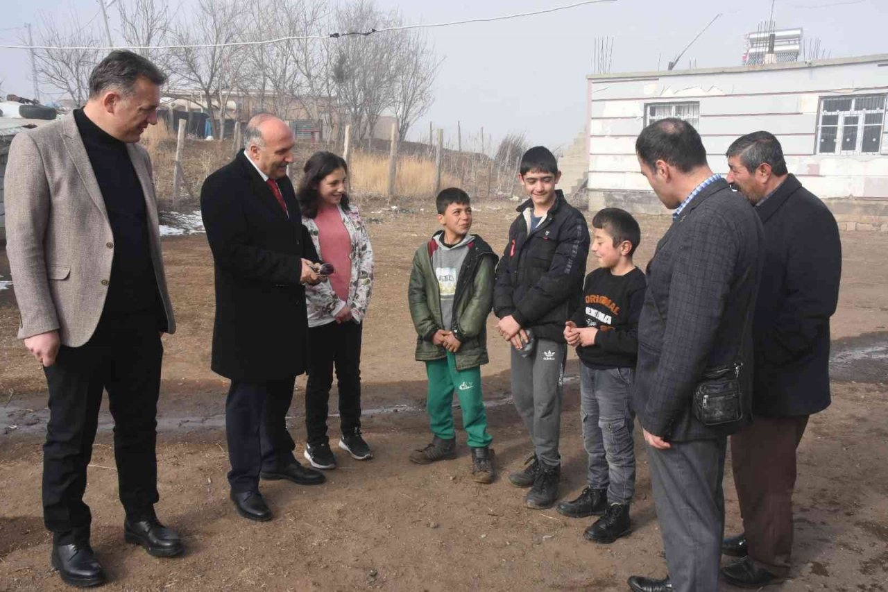 Bitlis’te ikna edilen bin 41 öğrenci okula kazandırıldı