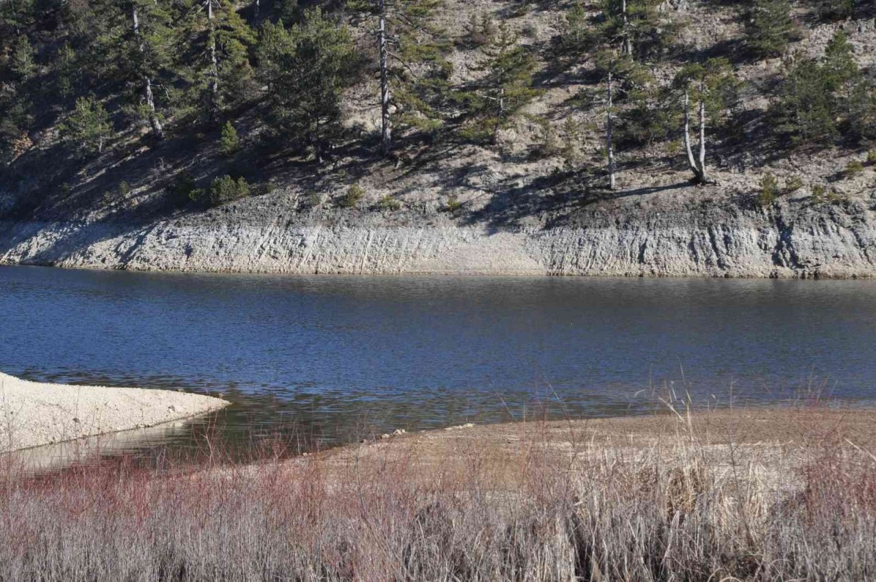 Sünnet Gölü’ne gelen ziyaretçiler umduğunu bulamıyor