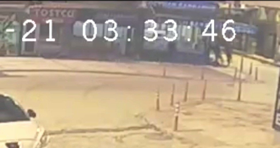 Tostçunun duvarını yıkıp sarrafı soymaya çalıştılar