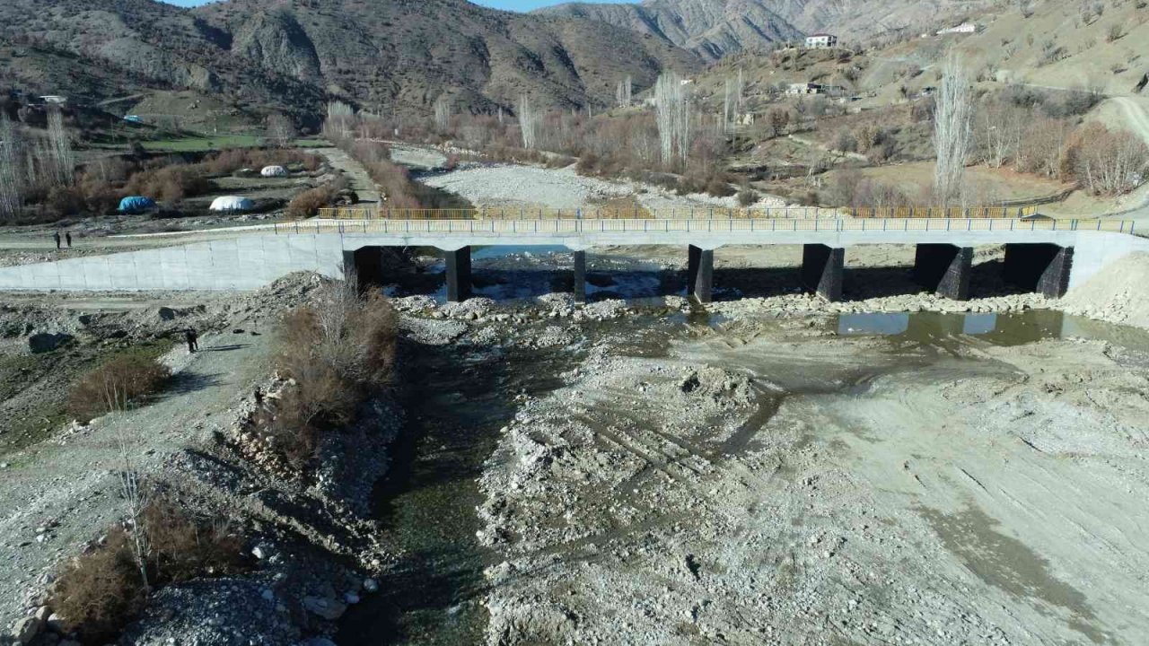 Diyarbakır’da Aygün-Tuzla köprüsü 3 ilçeyi birleştirdi