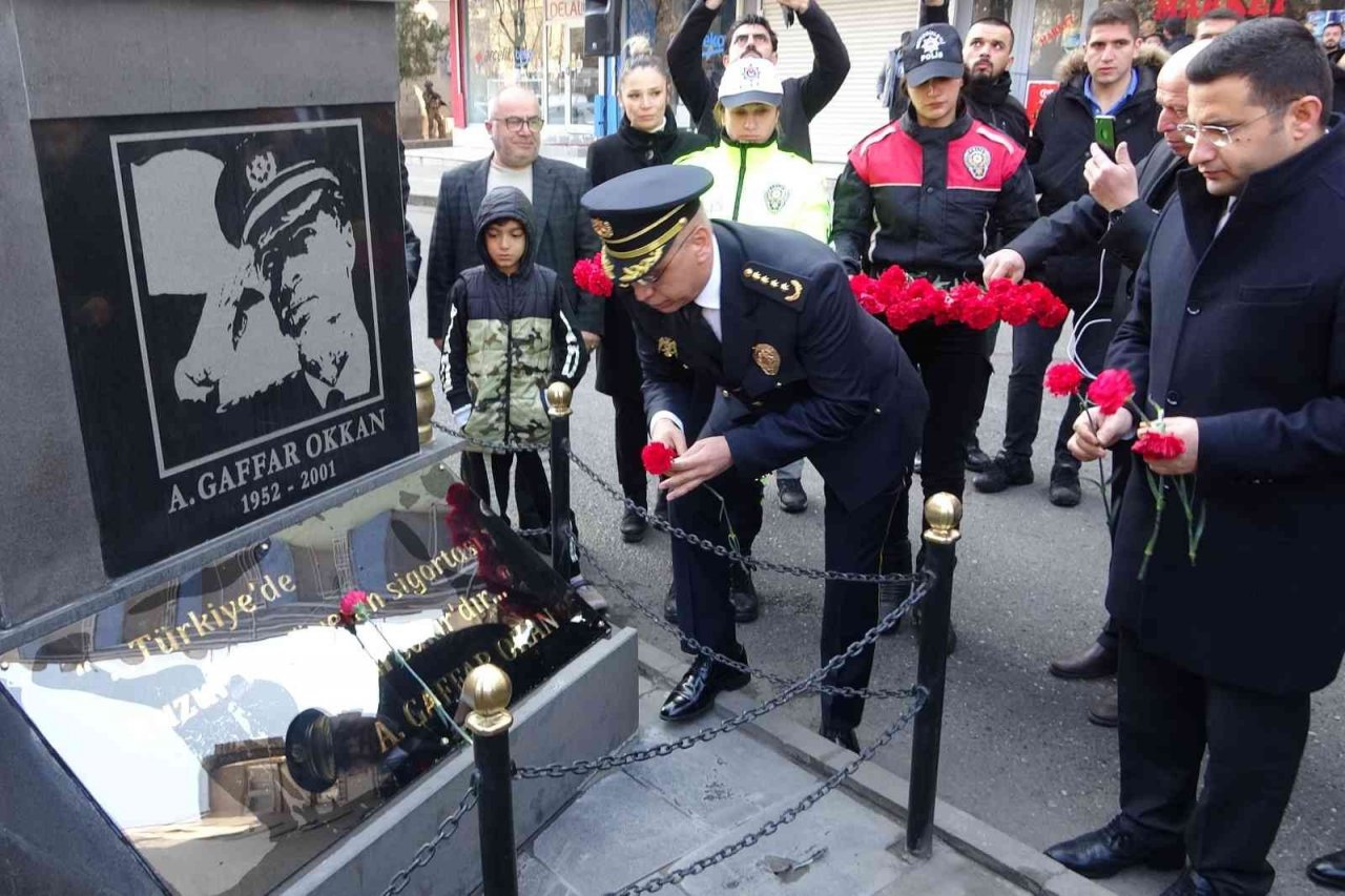 Uğradığı silahlı saldırı sonucu 22 yıl önce şehit edilen Ali Gaffar Okkan Diyarbakır’da anıldı