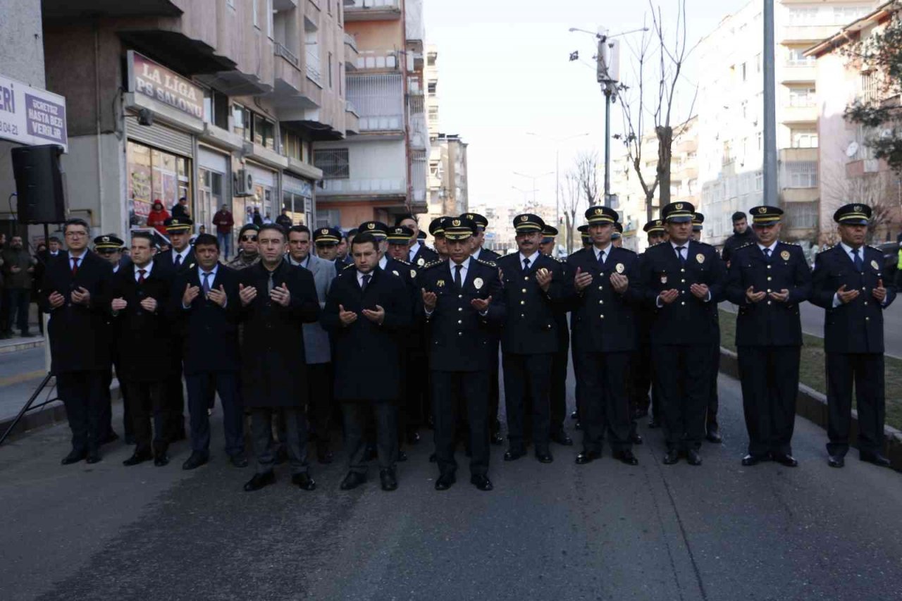 Uğradığı silahlı saldırı sonucu 22 yıl önce şehit edilen Ali Gaffar Okkan Diyarbakır’da anıldı