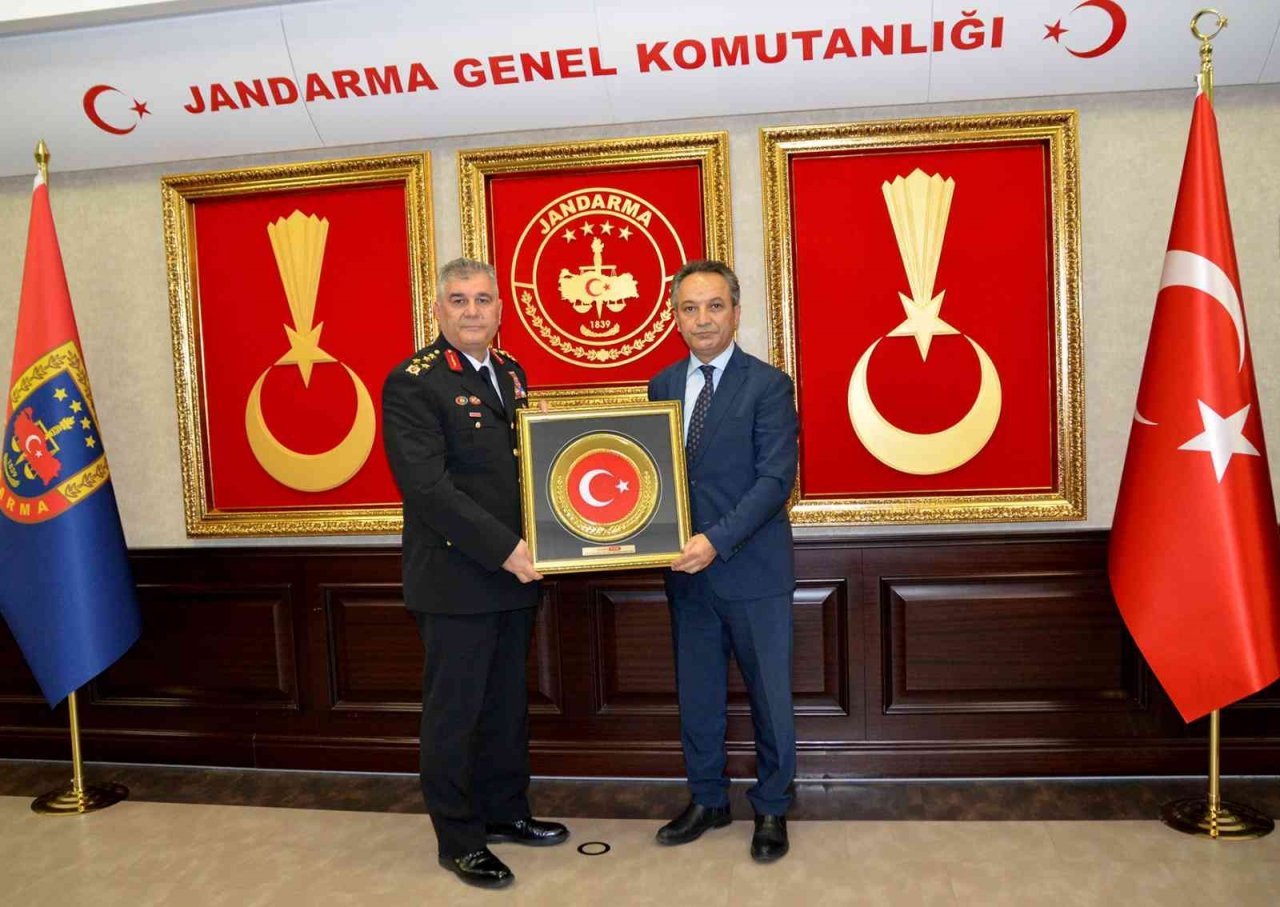 Karslıoğlu: “İş birliği içinde önemli hizmetler veriyoruz”