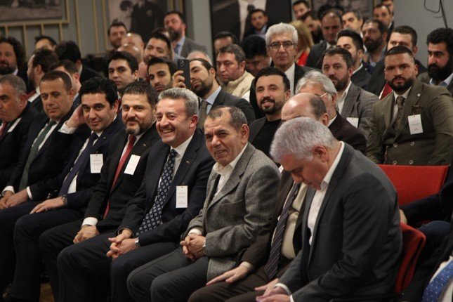 Dursun Özbek: “Sürpriz projemiz var”