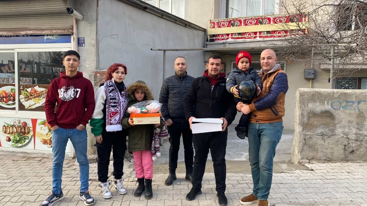 Gençlik 23’ün kampanyası yürekleri ısıttı