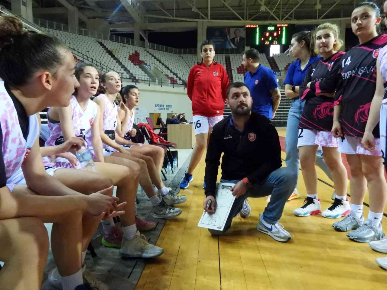 Kepez’in uzun kızları Antalya şampiyonu oldu