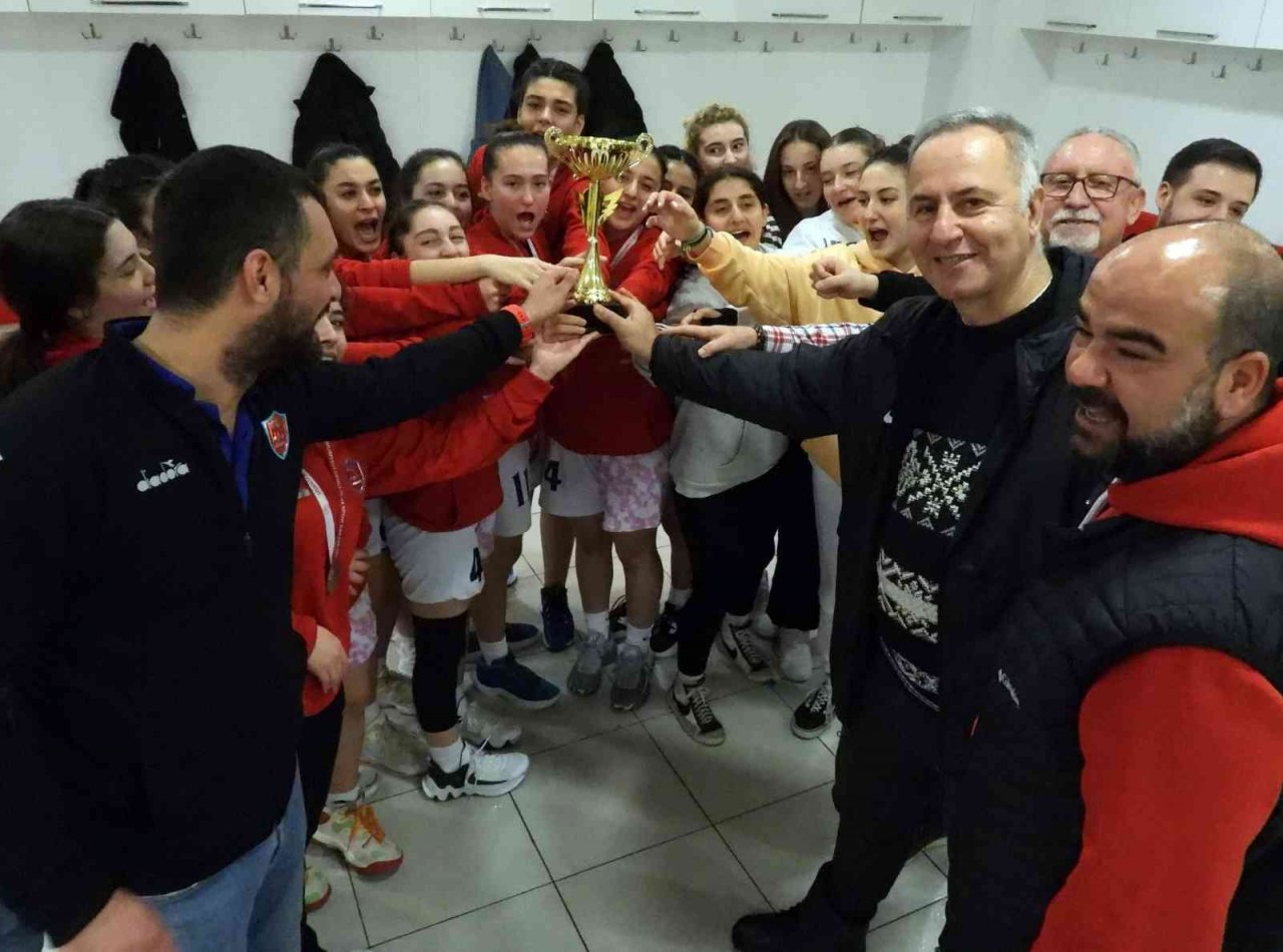 Kepez’in uzun kızları Antalya şampiyonu oldu