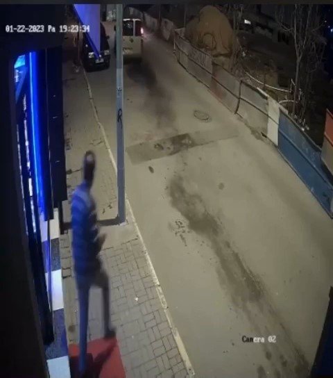 Pendik’te kontak anahtarı üzerinde bırakılan ticari araç çalındı