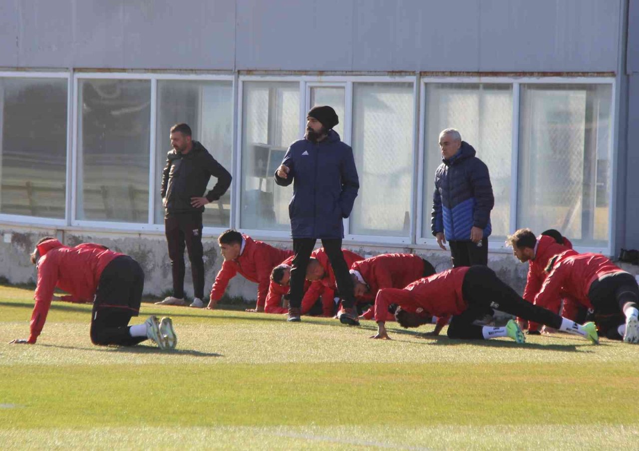 Rıza Çalımbay’dan taraftara çağrı: “Adana Demirspor maçına gelin”