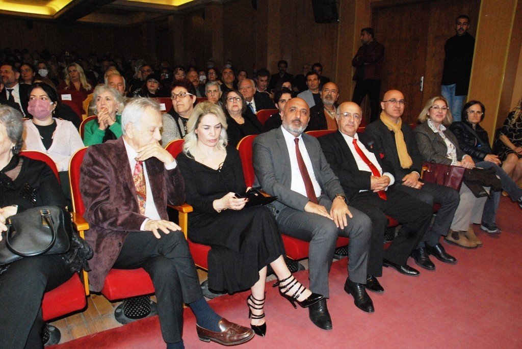 Mustafa Sağyaşar 70. sanat yılını Adana’da konserle kutladı