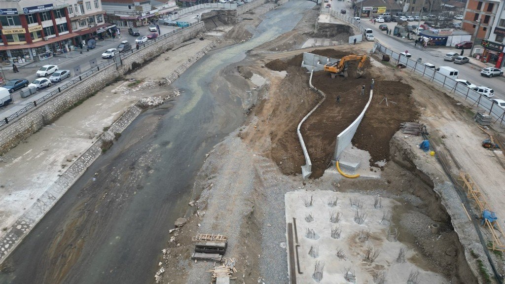 Amfi tiyatronun basamakları ortaya çıktı