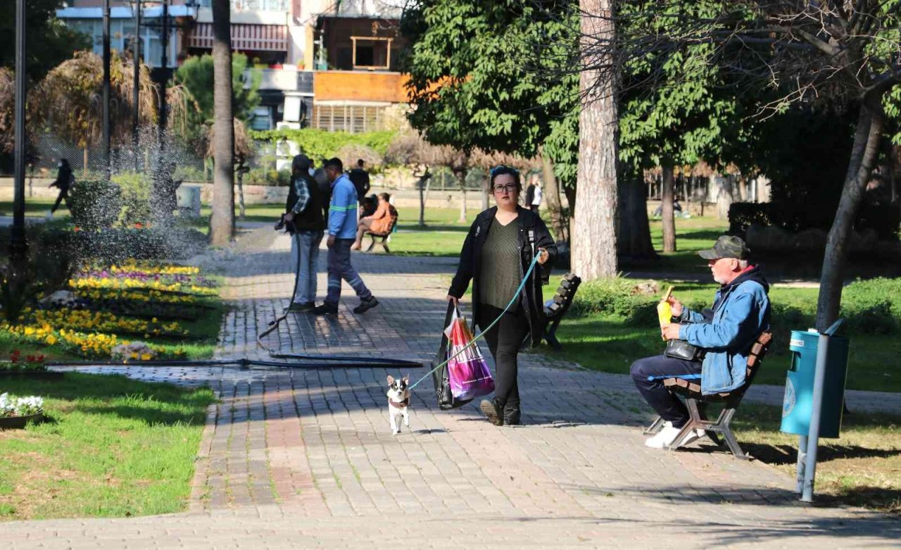 Adana’da termometreler 22 dereceyi gösterdi