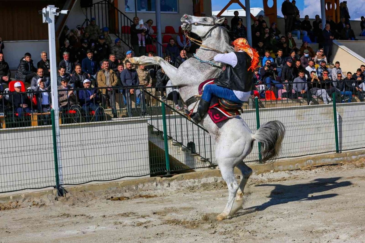 Geleneksel Atlı Cirit Turnuvası başladı
