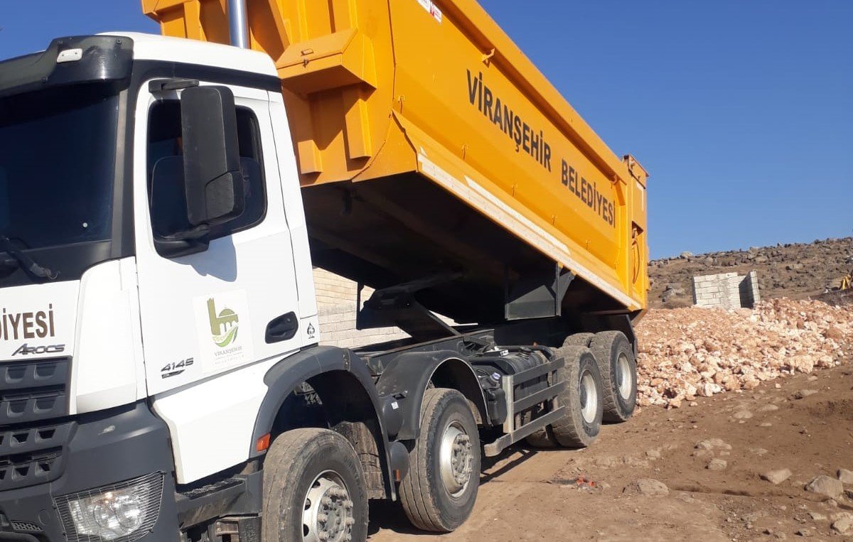 Viranşehir’de stabilize yol çalışması