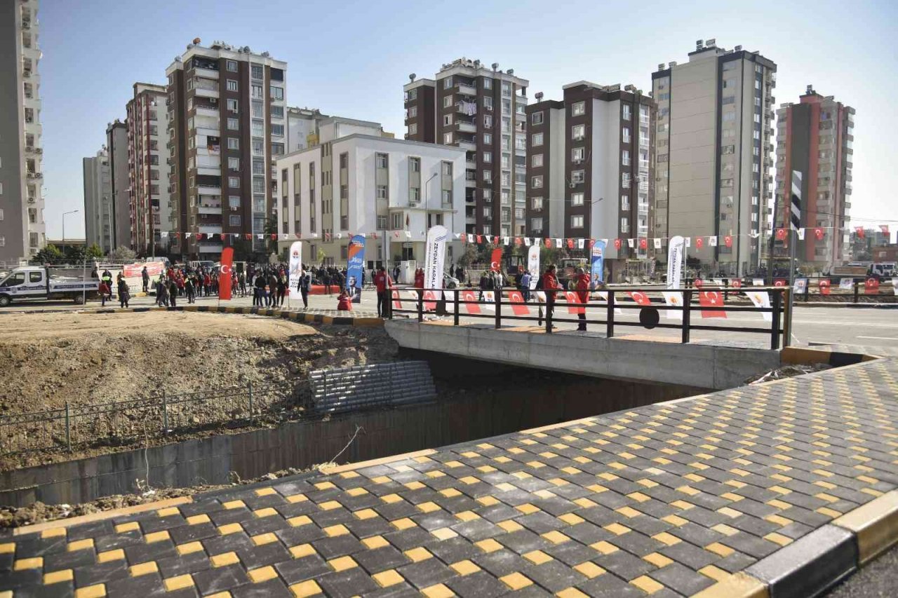 Vefa Caddesi Köprüsü açıldı