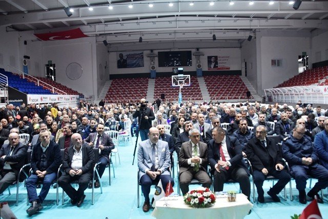 Aliağa Esnaf Sanatkarlar Kredi ve Kefalet Kooperatifinde Yiyitalp güven tazeledi