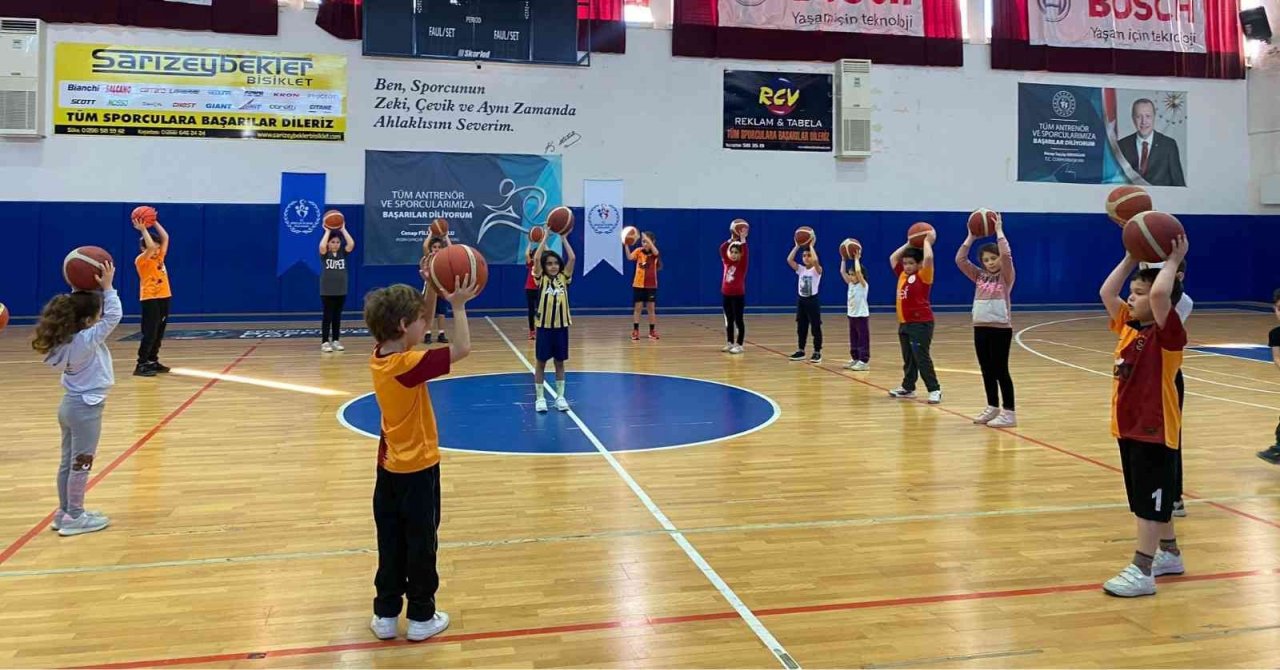 Aydın’da çocuklar hem eğleniyor, hem spor yapıyor