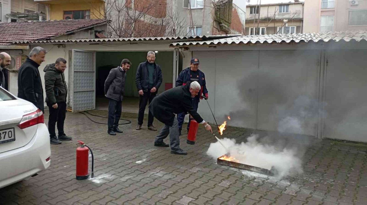 Biga İtfaiyesi’nden Yangın Eğitimi ve Tatbikatı