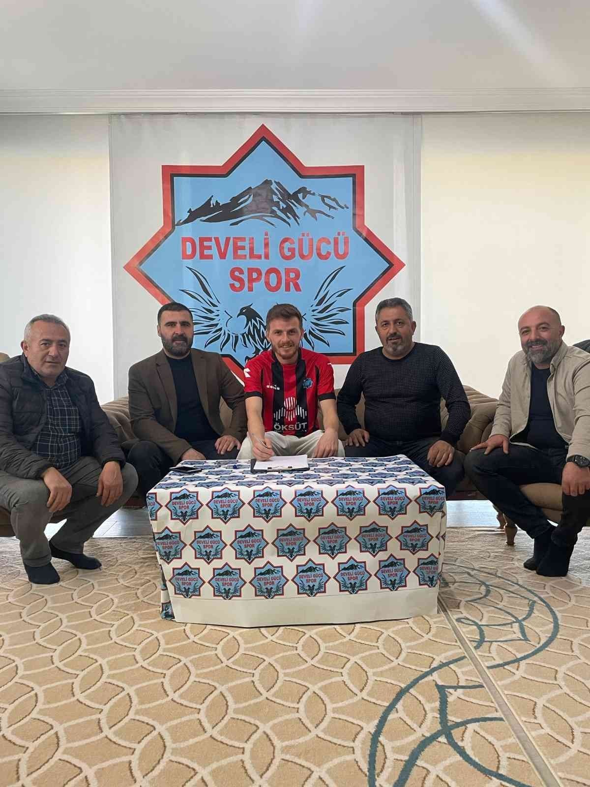 Develigücü’nde 15 futbolcu gitti, 12 futbolcu geldi