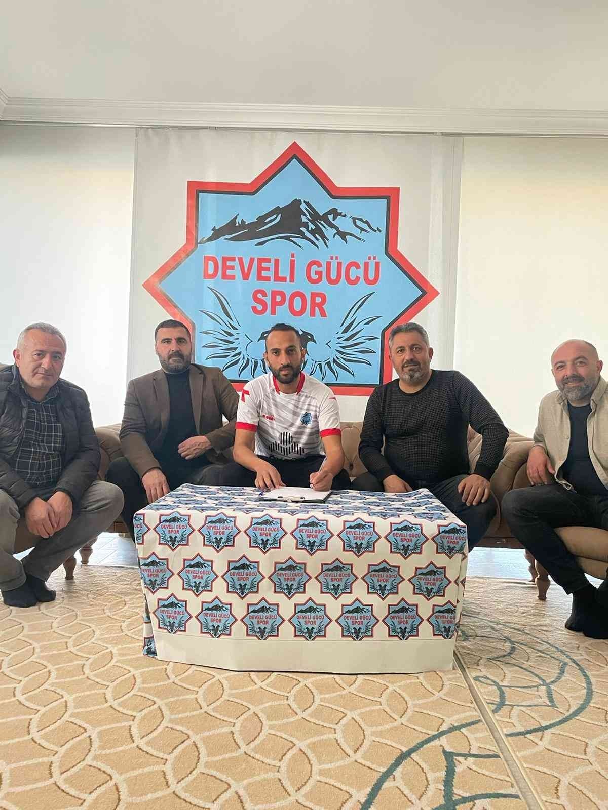 Develigücü’nde 15 futbolcu gitti, 12 futbolcu geldi