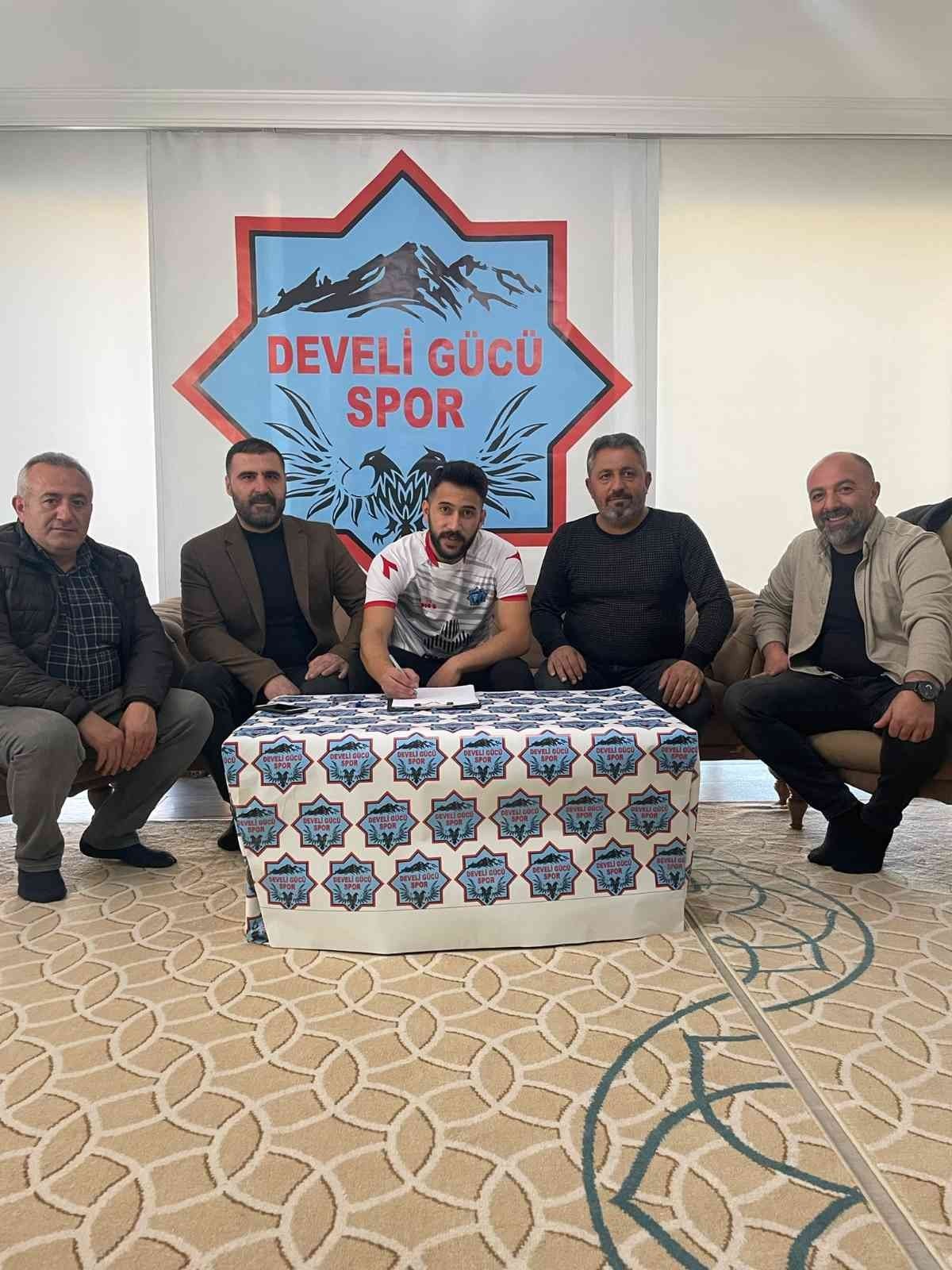Develigücü’nde 15 futbolcu gitti, 12 futbolcu geldi