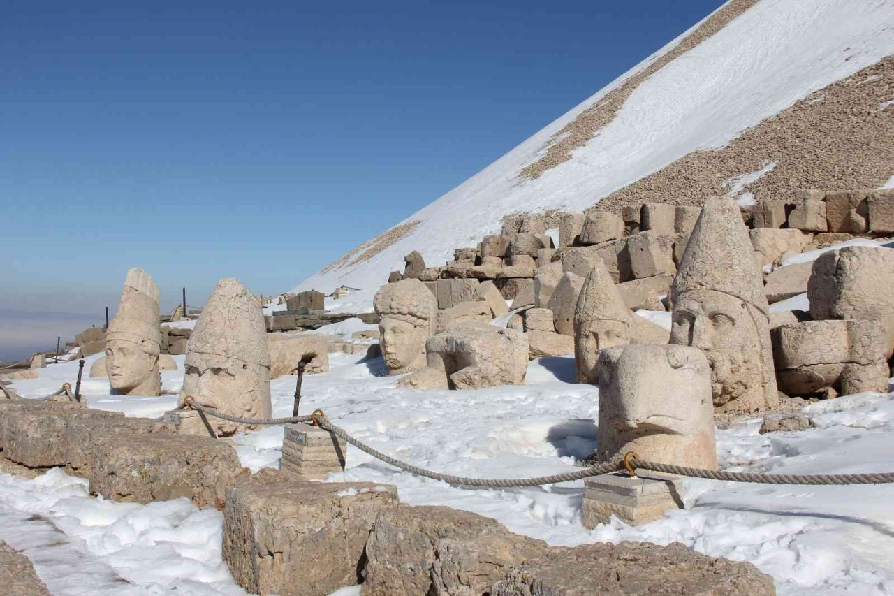 Nemrut’un kış uykusuna kuraklık engeli