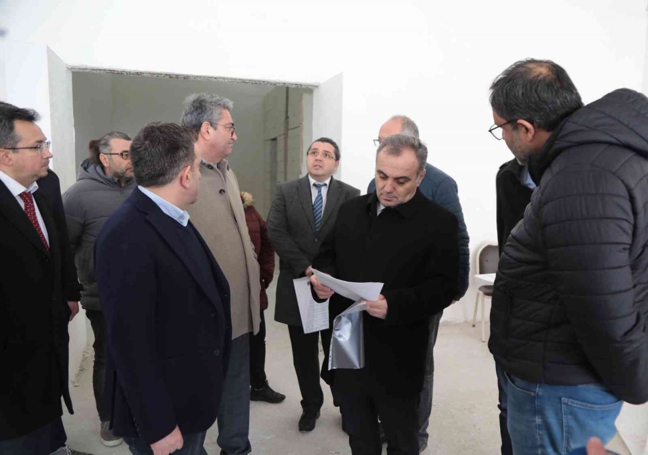 Rektör Altun, ERAGEM inşaatında incelemelerde bulundu