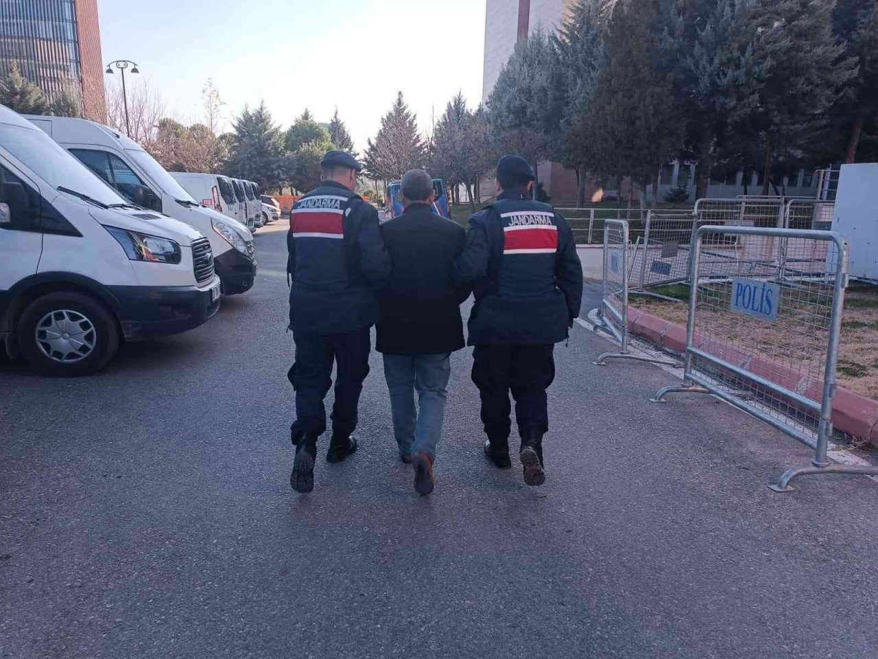 Gaziantep’te aranan 37 şahıstan 27’si tutuklandı