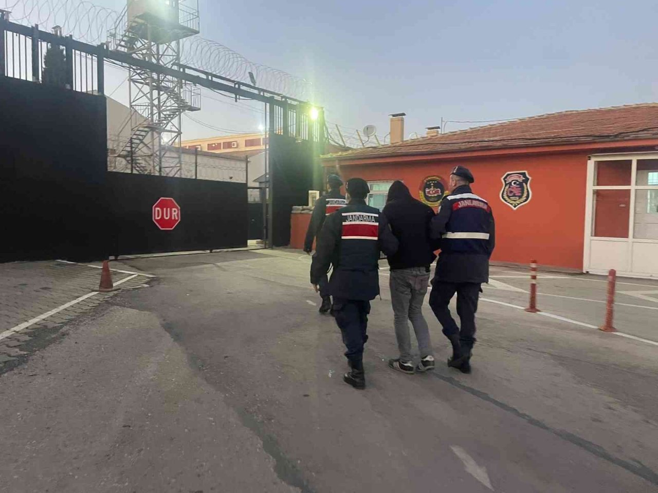 Gaziantep’te aranan 37 şahıstan 27’si tutuklandı