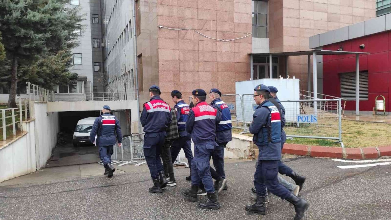 Gaziantep’te aranan 37 şahıstan 27’si tutuklandı