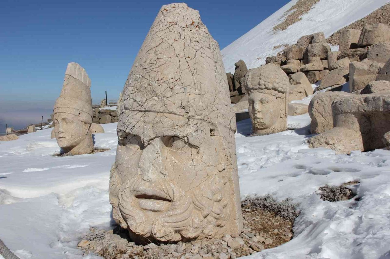 Nemrut’un kış uykusuna kuraklık engeli