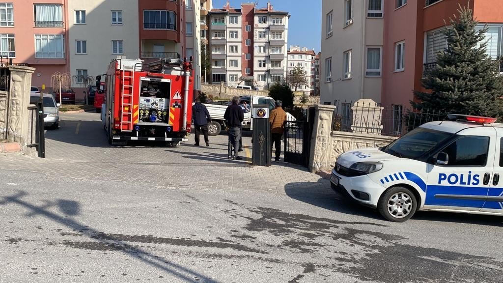 Aspiratör alev aldı, evdekiler panik yaşadı