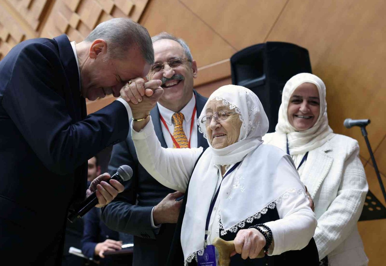 Kenan Yavuz, ödülünü Cumhurbaşkanı Erdoğan’ın elinden aldı