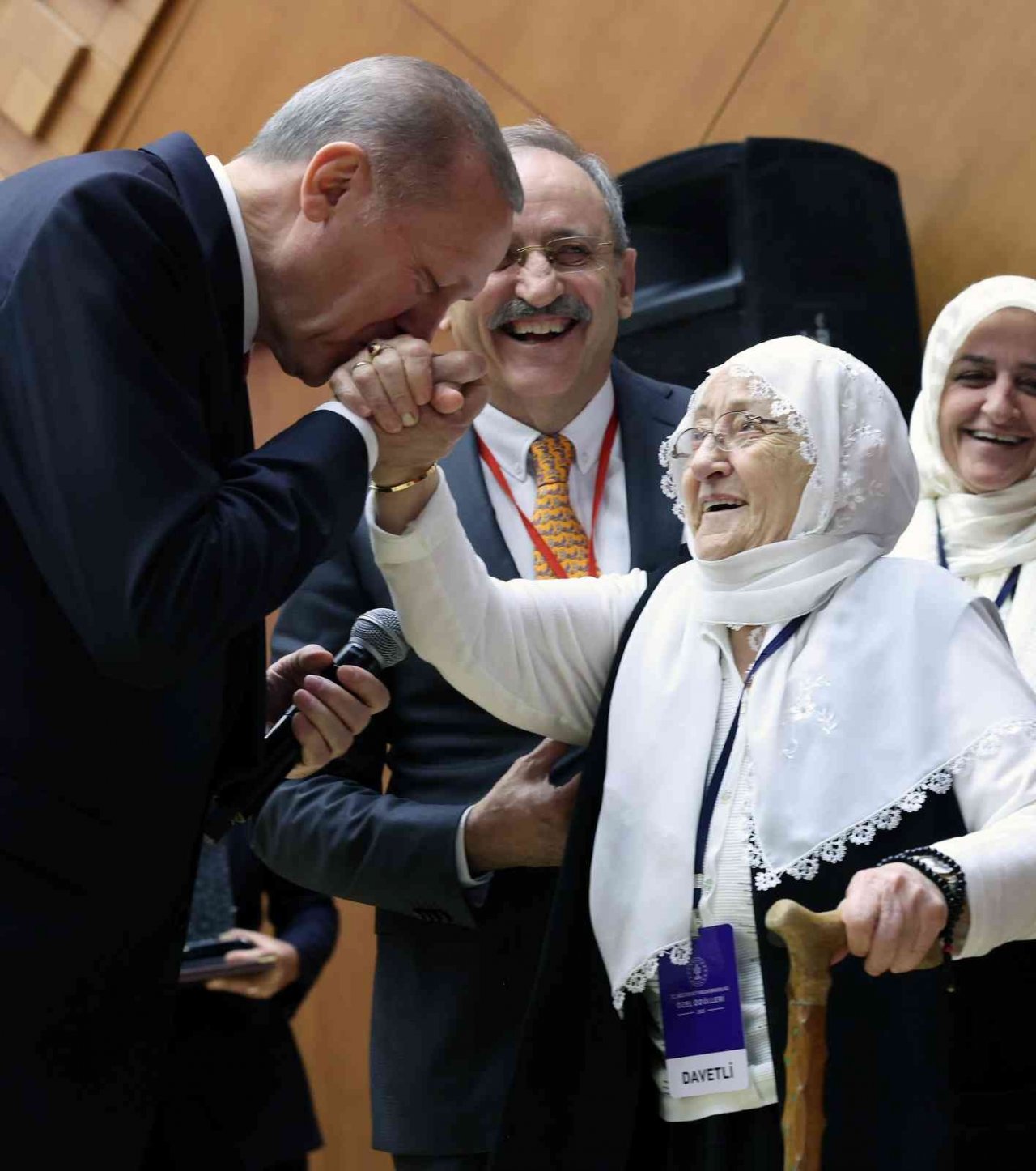 Kenan Yavuz, ödülünü Cumhurbaşkanı Erdoğan’ın elinden aldı