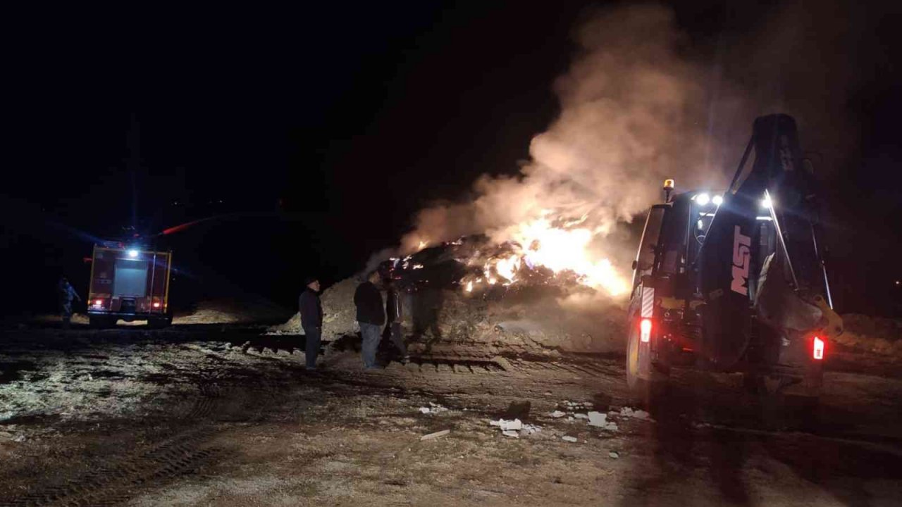 Kırıkkale’de 5 bin saman balyası küle döndü