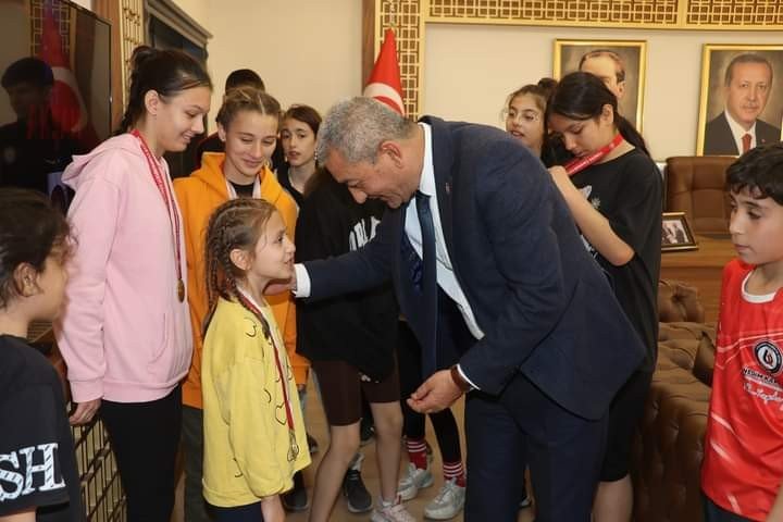 Başkan Kaplan, Koçarlı Belediyespor Atletizm Takımı’nı ağırladı