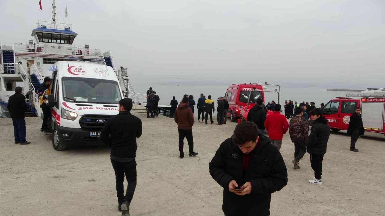 Göle uçan yolcu otobüsünde can pazarı